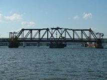 Swing rail bridge over Potomac 2